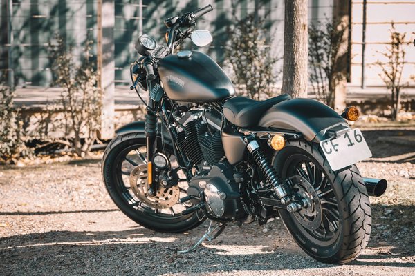 Quelle est la signification des voyants du tableau de bord d'un tracteur Claas ?